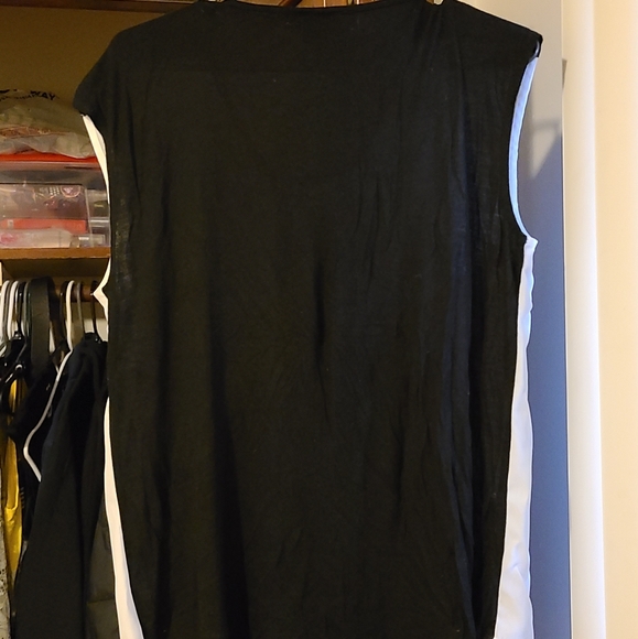 Black and White Blouse - Picture 2 of 4